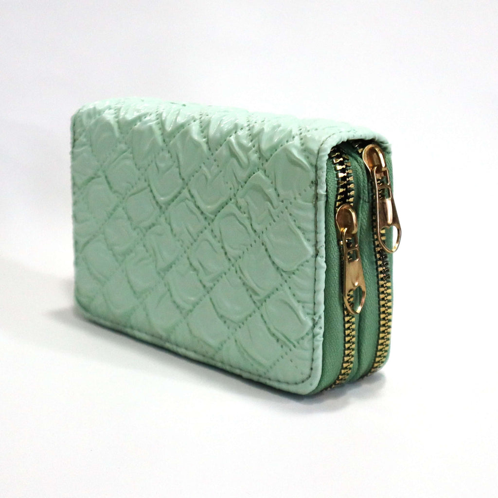 Billetera "Lavender Dream" con Doble Compartimento: Elegancia en cada relieve.