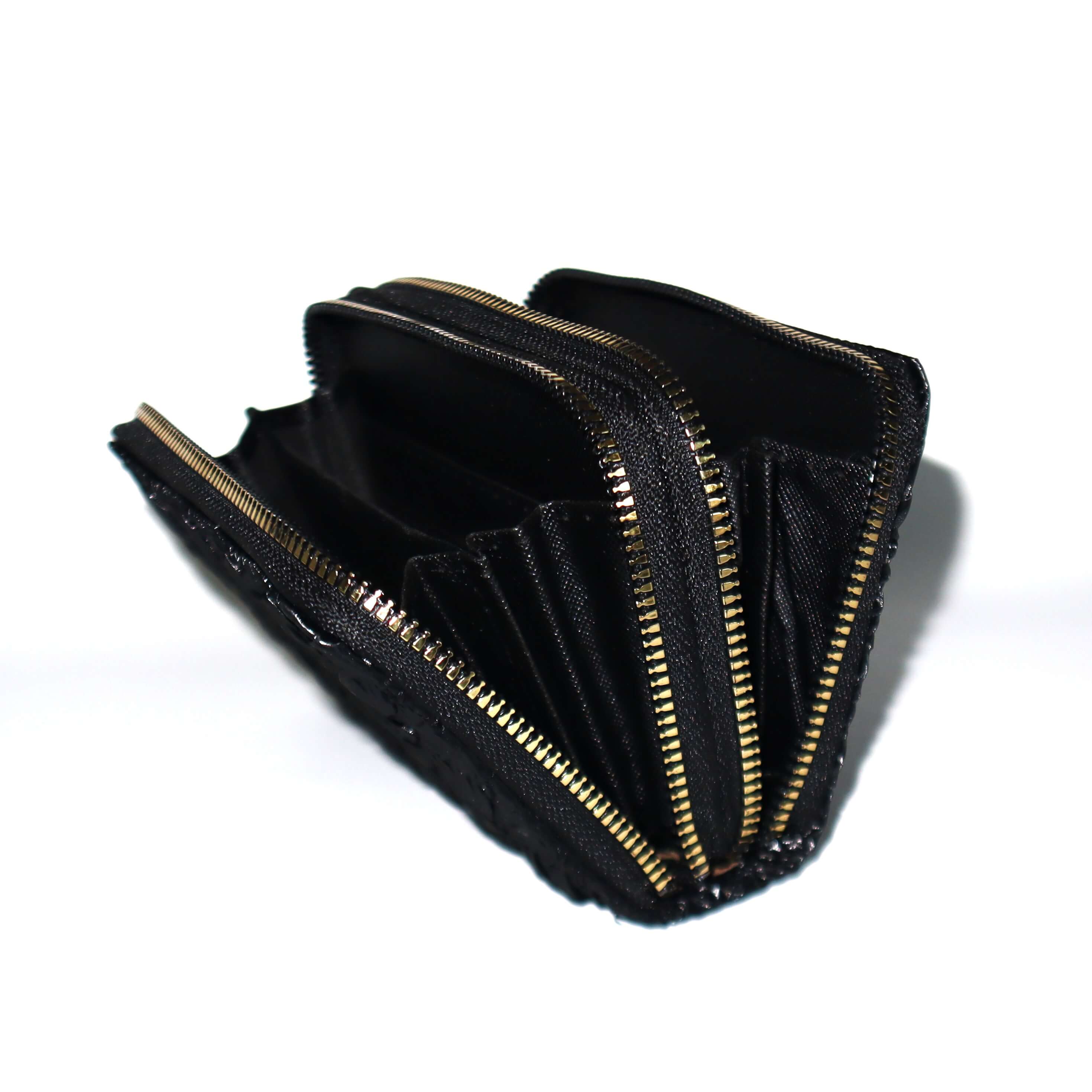 Billetera "Lavender Dream" con Doble Compartimento: Elegancia en cada relieve.